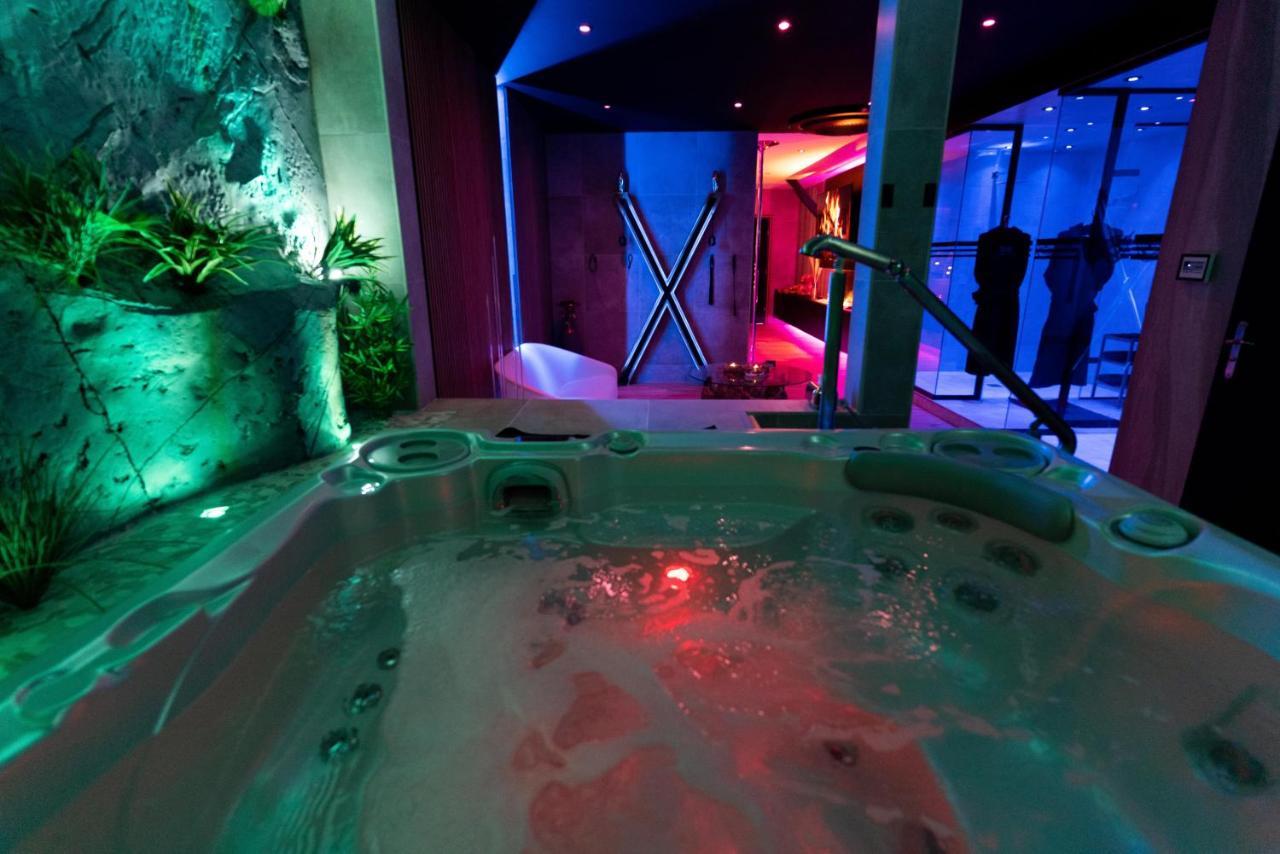 Les Secrets Rooms - Bonneval - Love Room - Spa Et Hammam Privatif Bagian luar foto